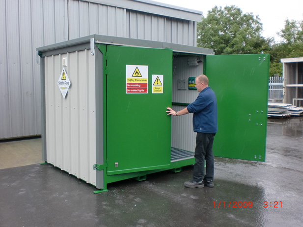 5 Reasons To Use Outdoor Chemical Storage
